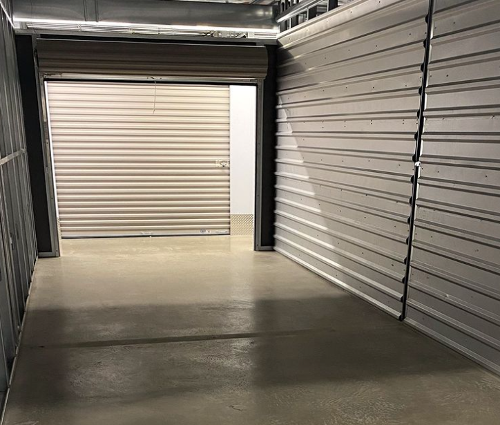 Residential Storage Solutions: Decluttering Your Home with Ease